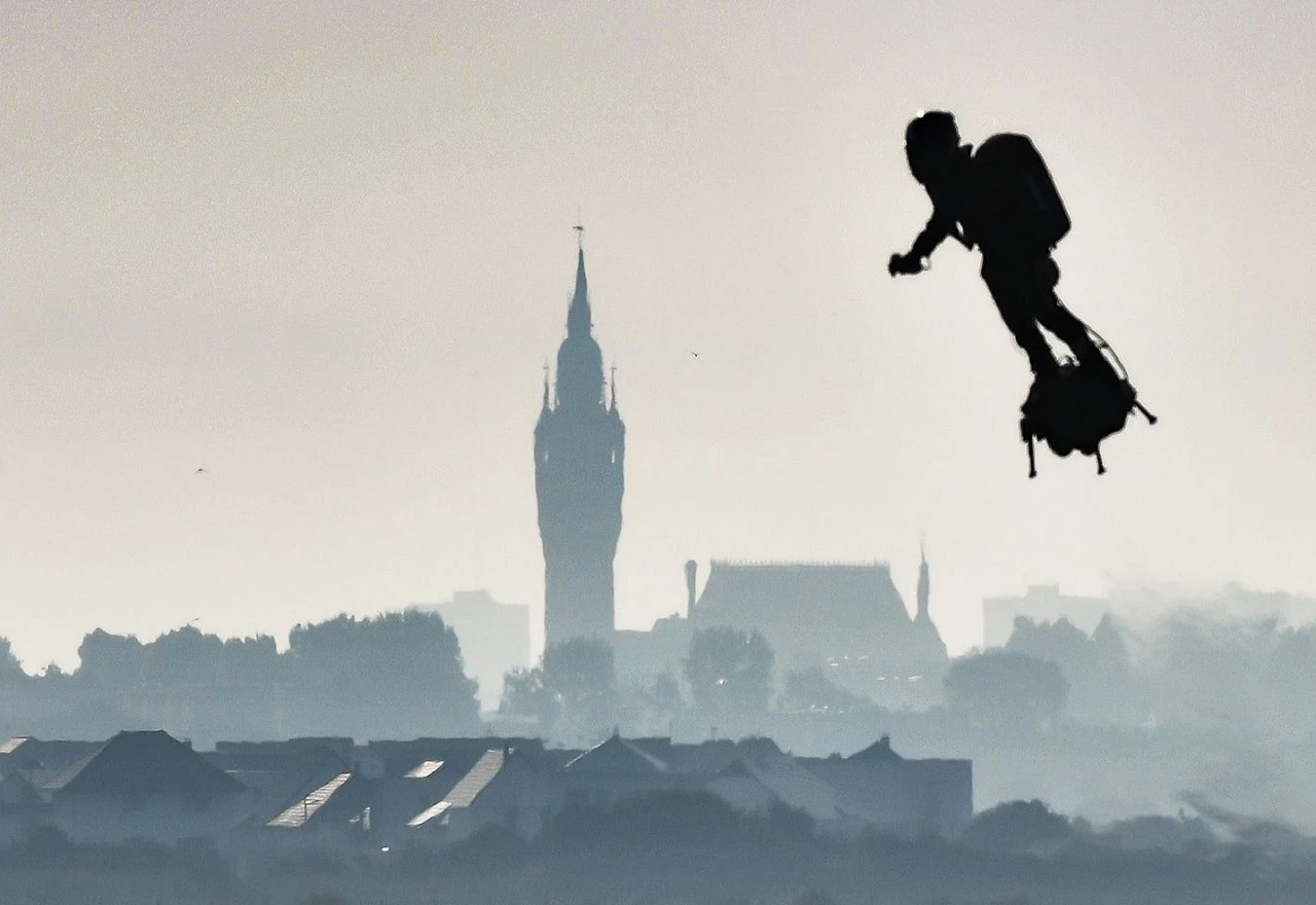 Leteći čovjek uspio flyboardom preletjeti La Manche