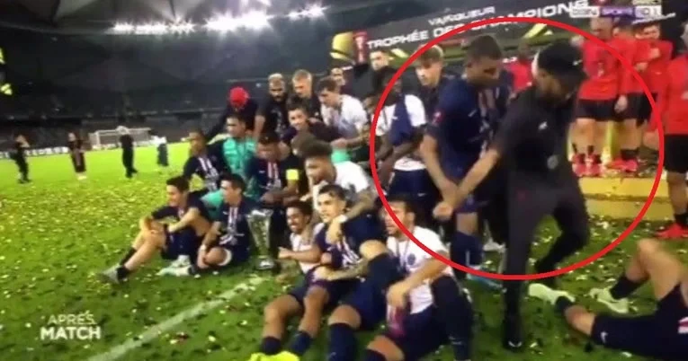 Kad Mbappé šutne Neymara