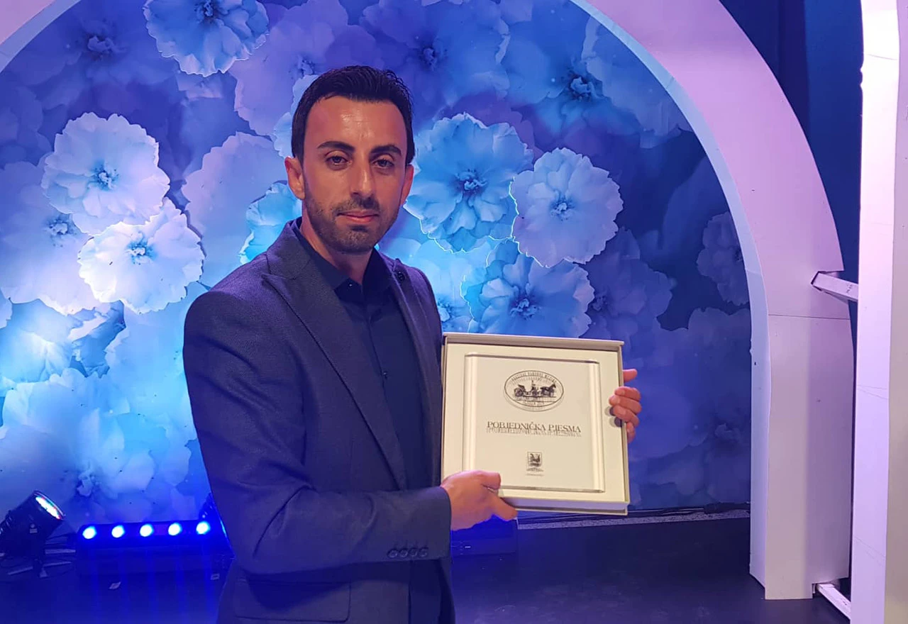 Asmir Muhadžer s Jabukom najbolji na Festivalu narodne muzike Ilidža