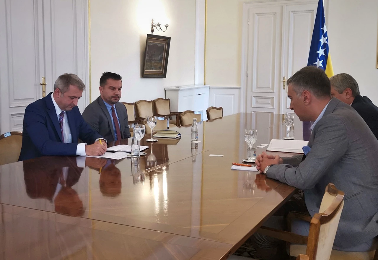 Komšić s hrvatskim veleposlanikom o izjavama predsjednice Grabar-Kitarović