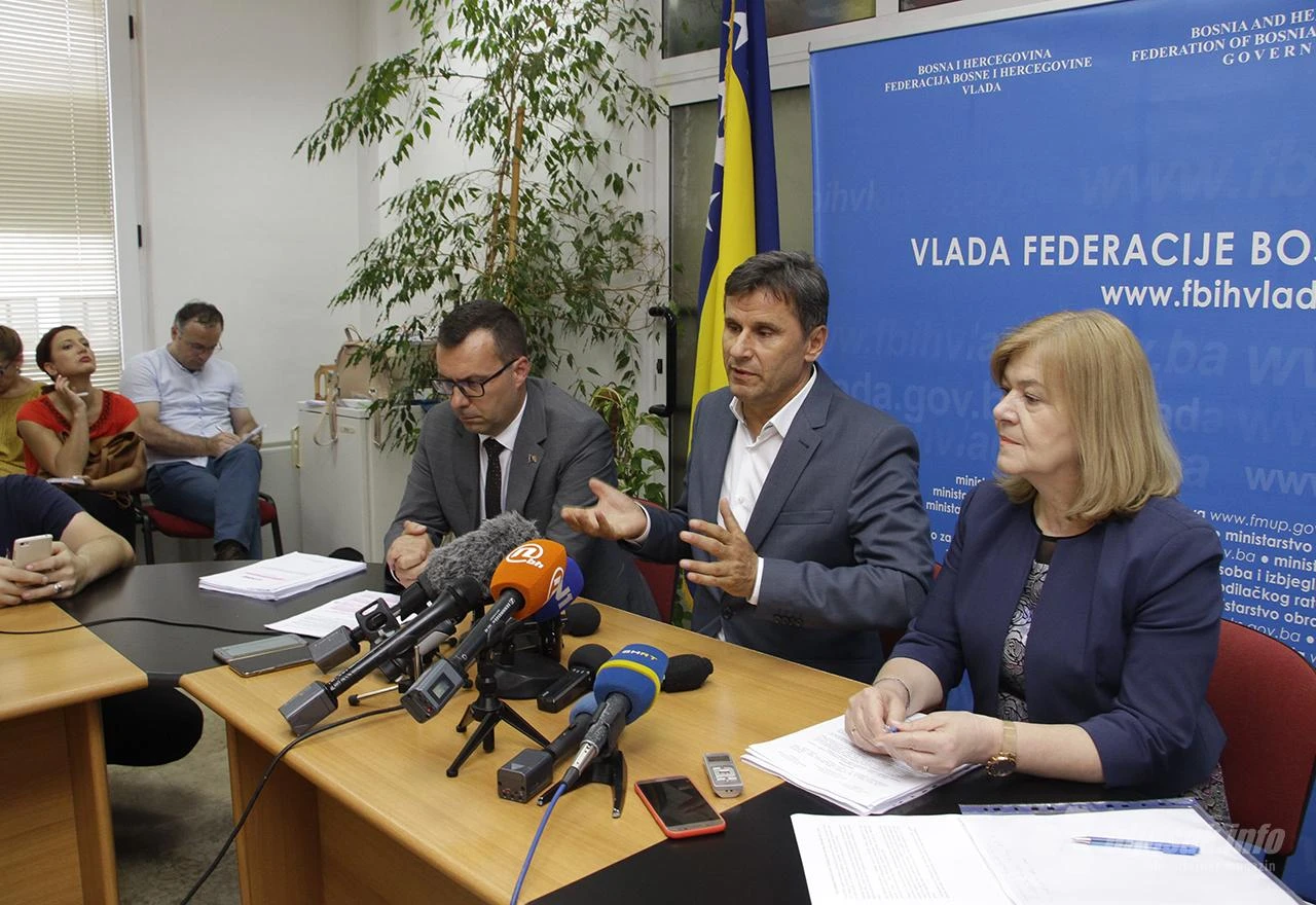 Vlada poziva Financijsku policiju: Aluminij će ponovno raditi – 'samo prepakiran'