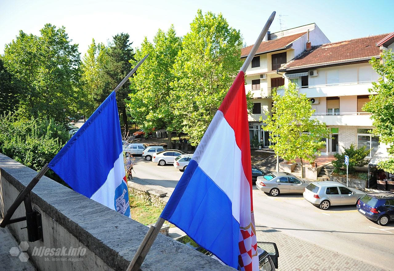 Široki Brijeg tuguje: Zastave na pola koplja