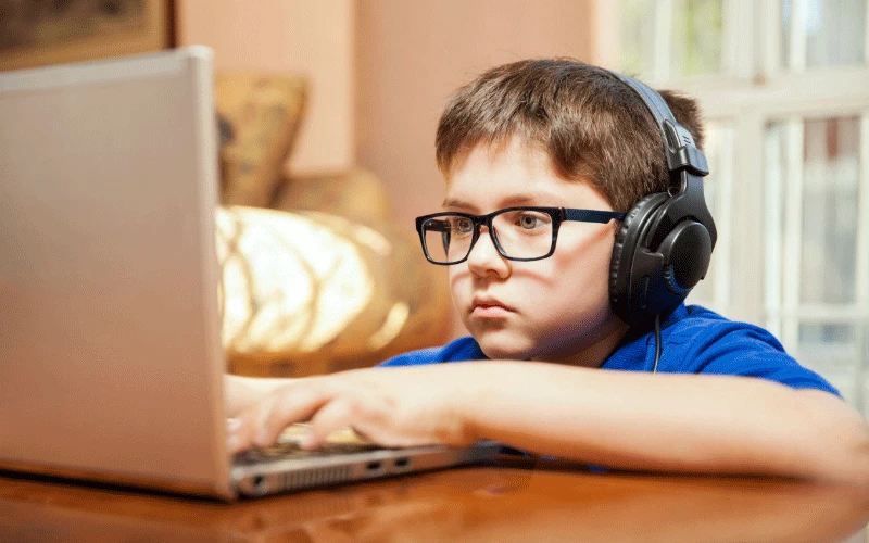 Nova ''tehnička pogreška'' Facebooka ugrozila djecu 
