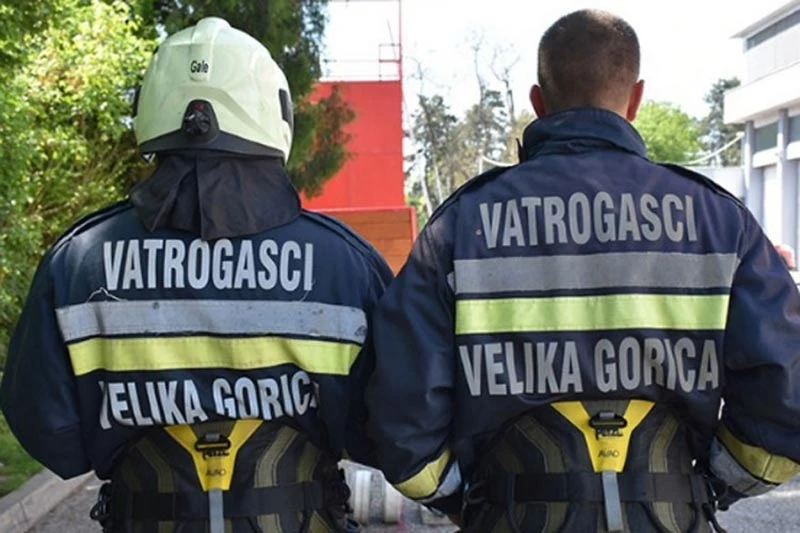 Vatrogasac poginuo pri gašenju stana