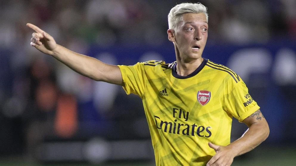Erdoganov kum Mesut Özil objasnio svoju novu frizuru