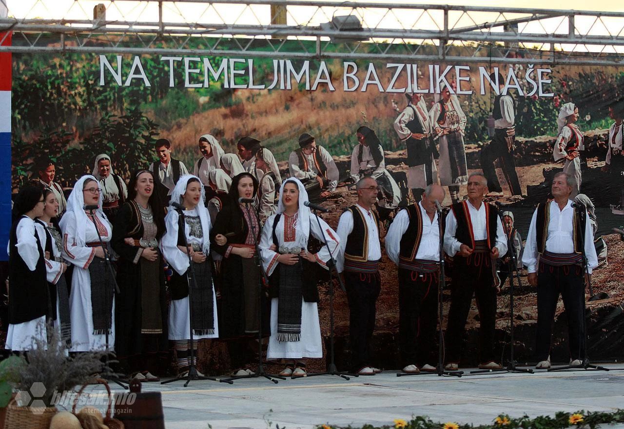 Manifestacija 'Na temeljima bazilike naše' u Mokrom