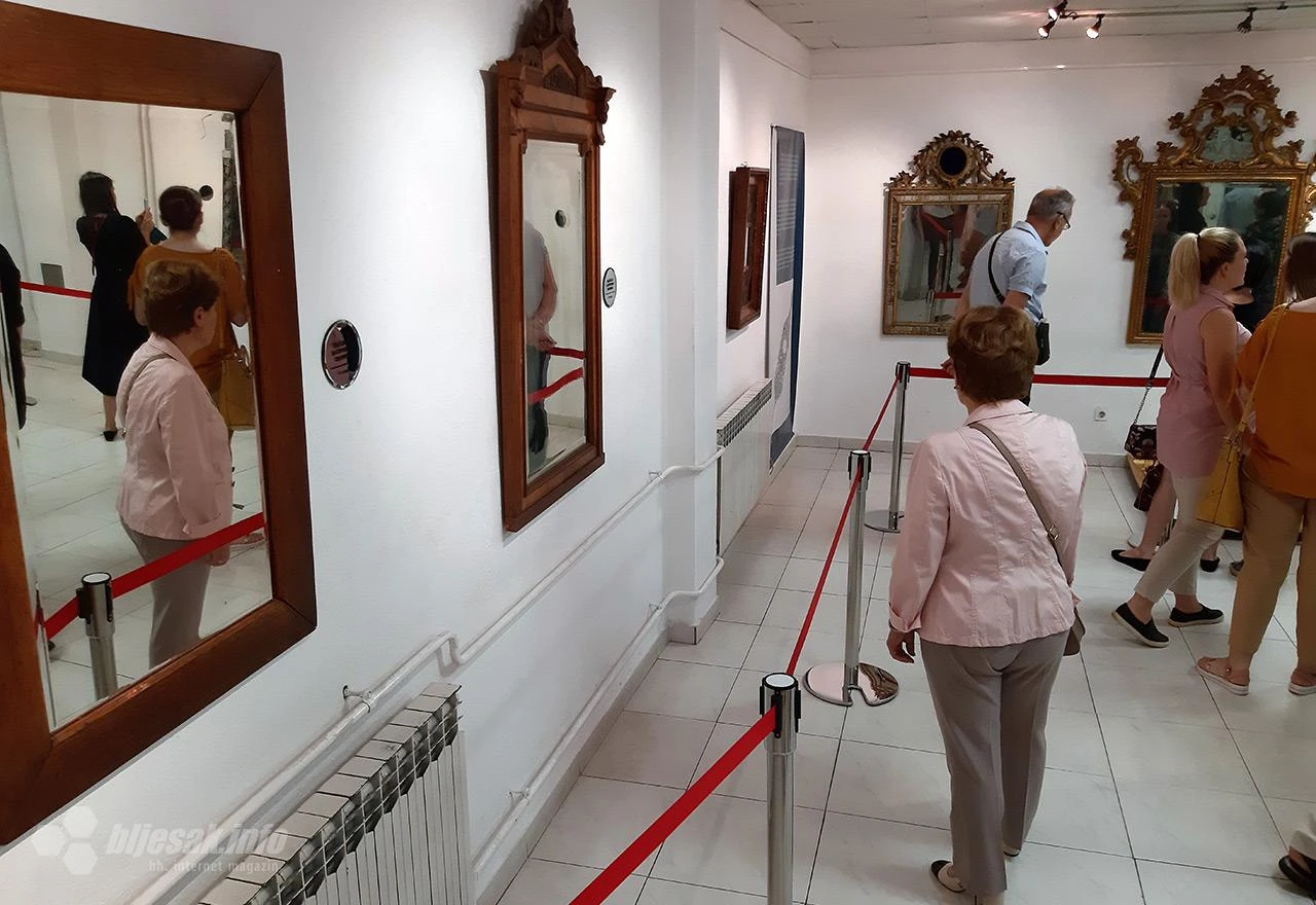 Mostarcima predstavljena izložba ogledala