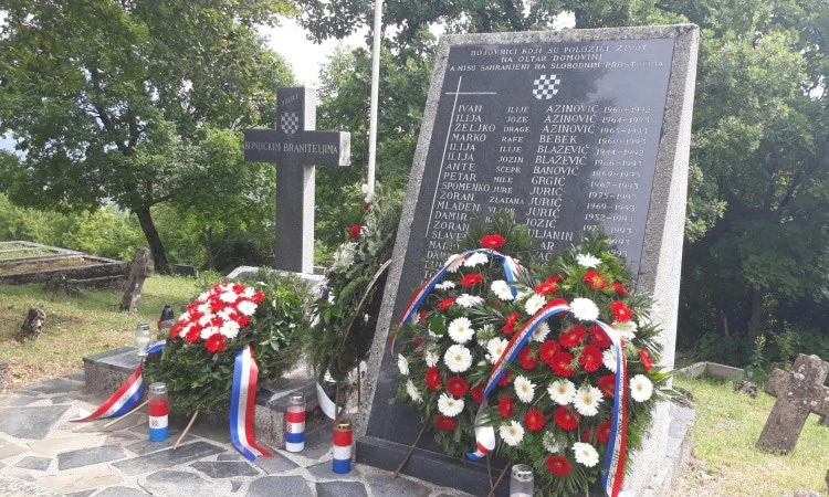 Odana počast stradalim Hrvatima Konjica 