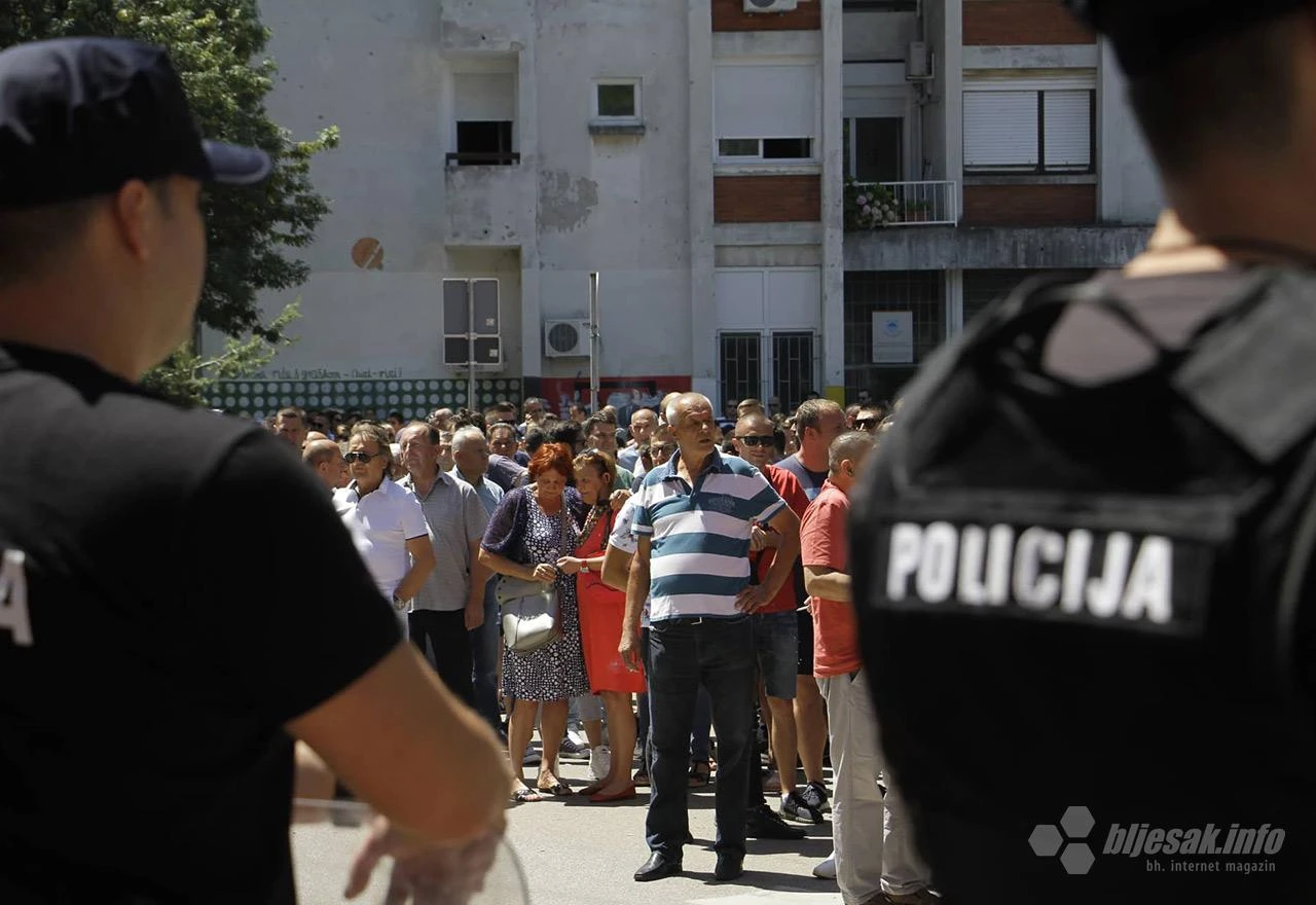 Očekuje se dolazak Čovića: Gdje je, pa za njega smo glasali?