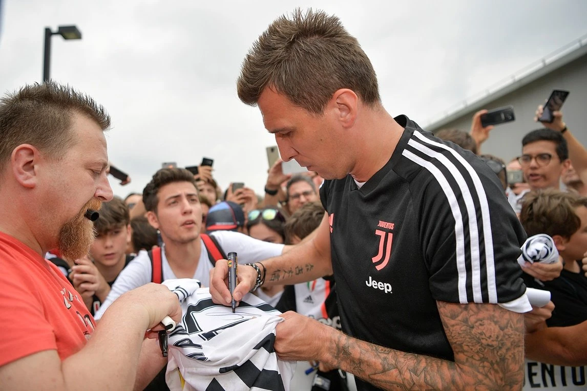 Mario Mandžukić izazvao oduševljenje navijača