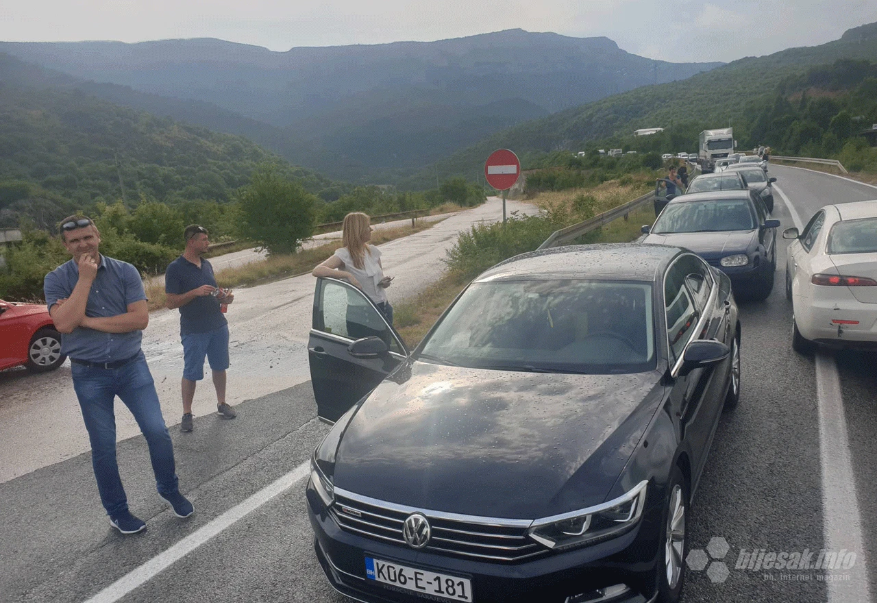 Ministrica zapela u blokadi kod Mostara