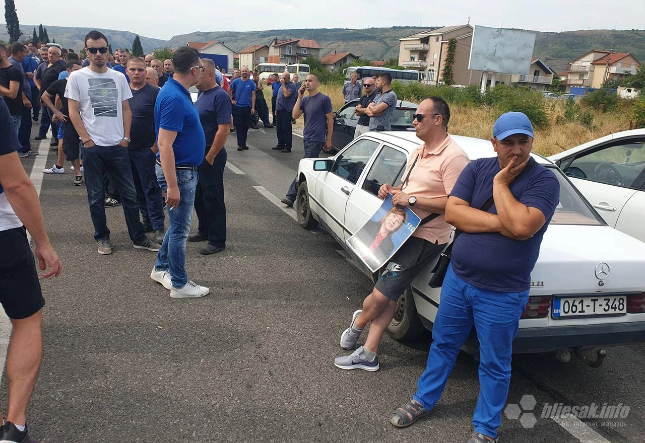 Radnici Aluminija blokirali promet: Gdje je lova?!
