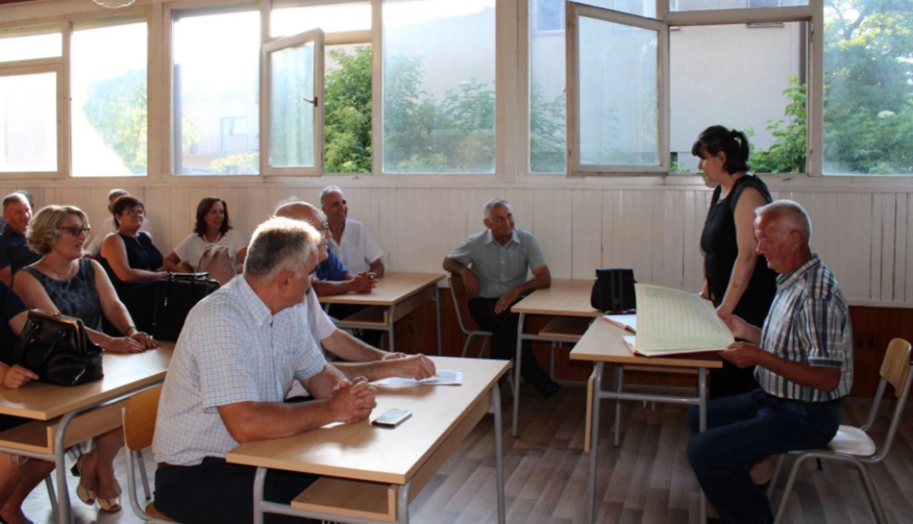 Nevesinje: Gimnazijalci proslavili 40 godina od mature