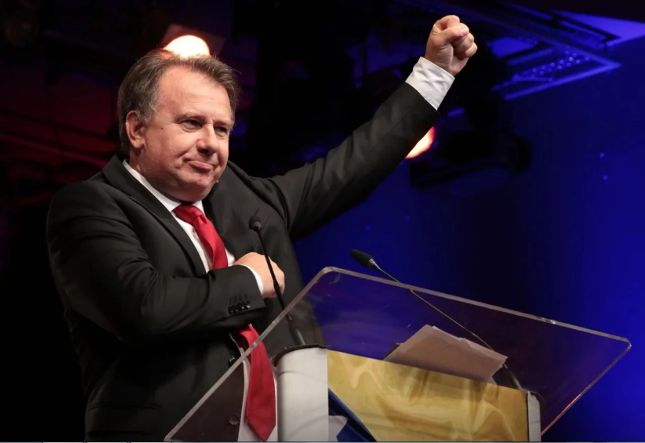 Nermin Nikšić raspustio SDP u Tuzlanskom kantonu