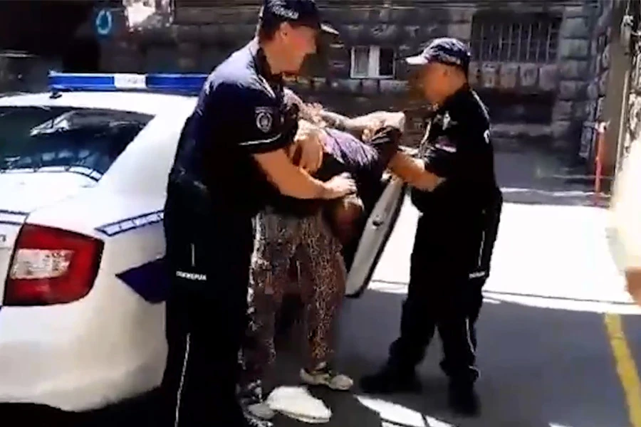 Uhićen muškarac koji je šmrkao kokain u čekaonici Doma zdravlja