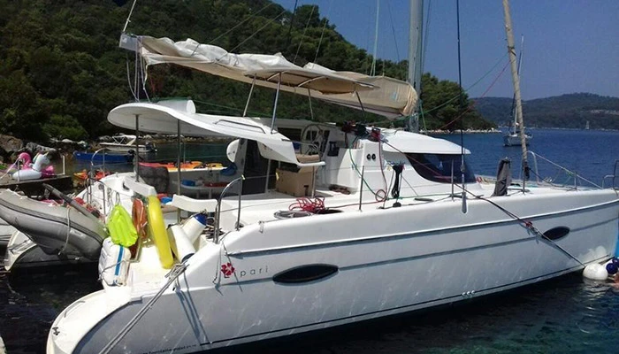 Tri osobe ozlijeđene u havariji katamarana u Nacionalnom parku Mljet