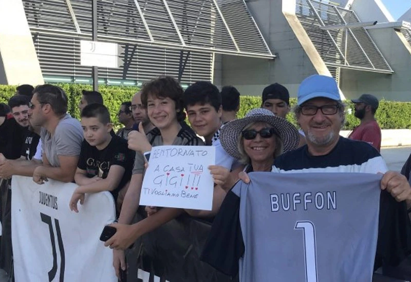 Buffona dočekali navijači Juventusa, Mandžukić blizu Dortmunda