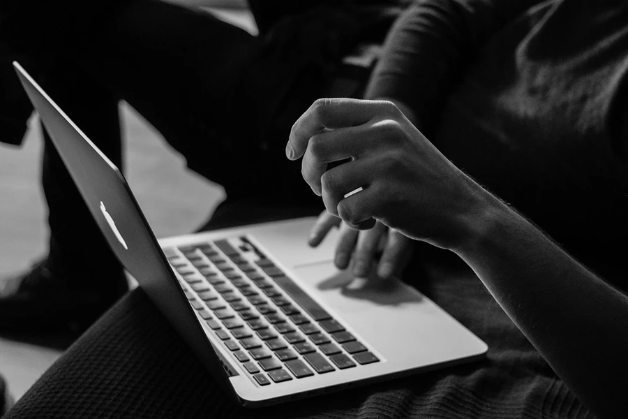 Anonimni komentari na portalima u BiH - izvor govora mržnje