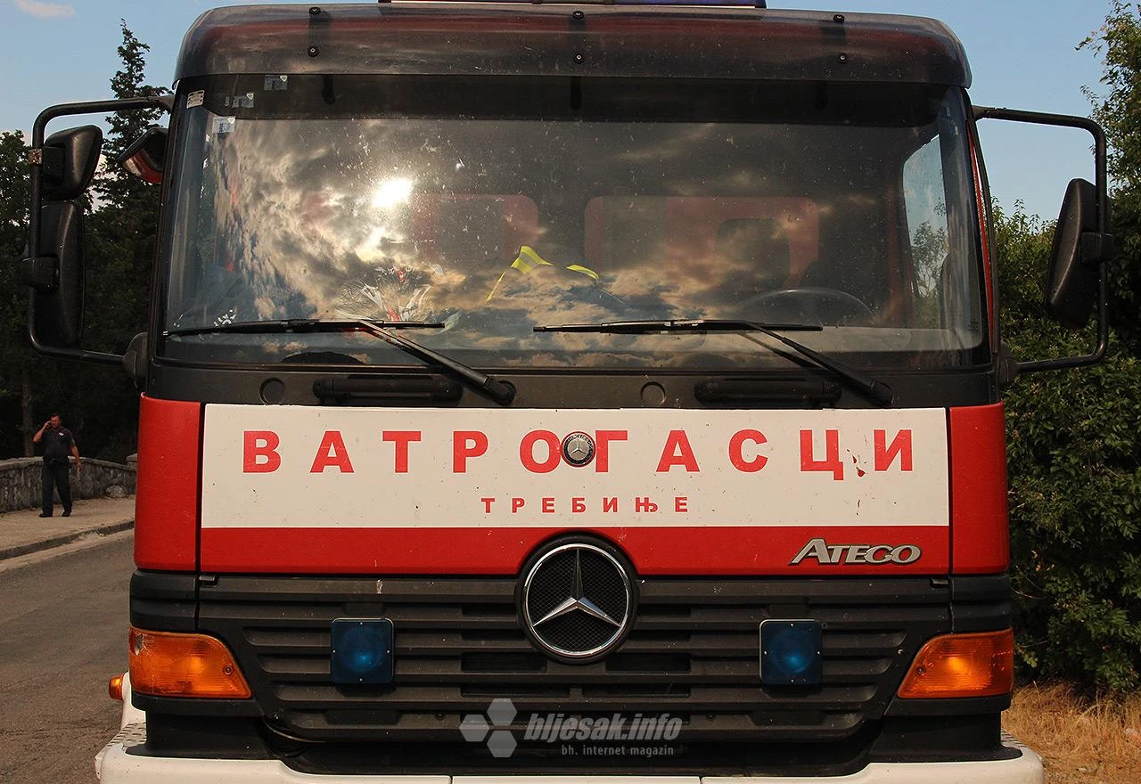 Požar između Bileće i Trebinja i dalje aktivan