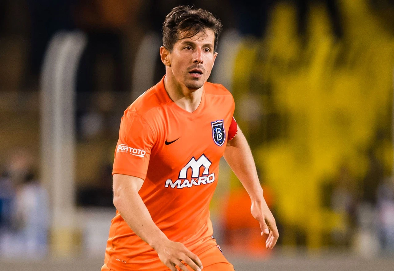 Emre Belözoğlu se vratio u Fenerbahce
