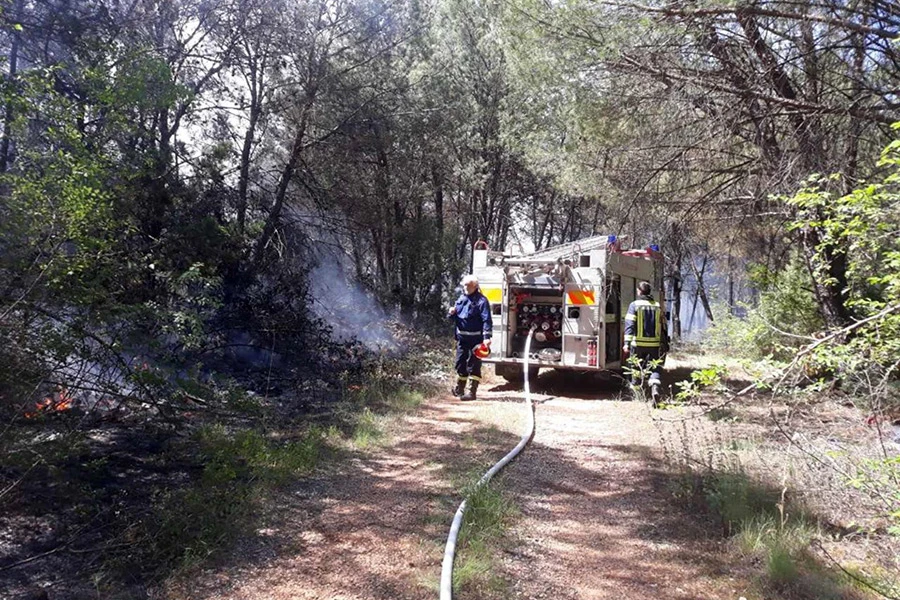 Opožareno 50 tisuća četvornih metara kod vodopada Kravica