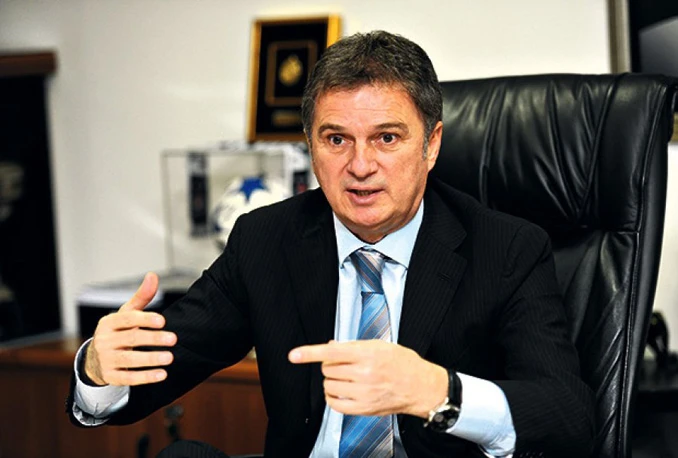 Ljubiša Tumbaković novi izbornik nogometne reprezentacije Srbije