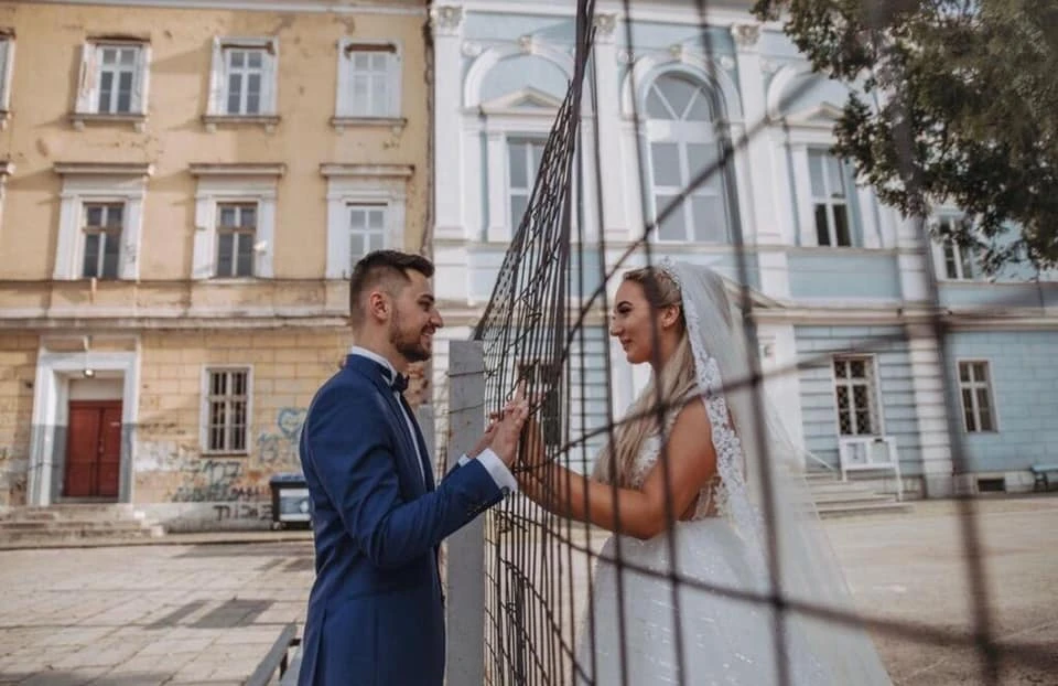 Poruka mladenaca iz Travnika širi se regijom: Nije važno tko se krsti, tko se klanja, ljubav nema granice 