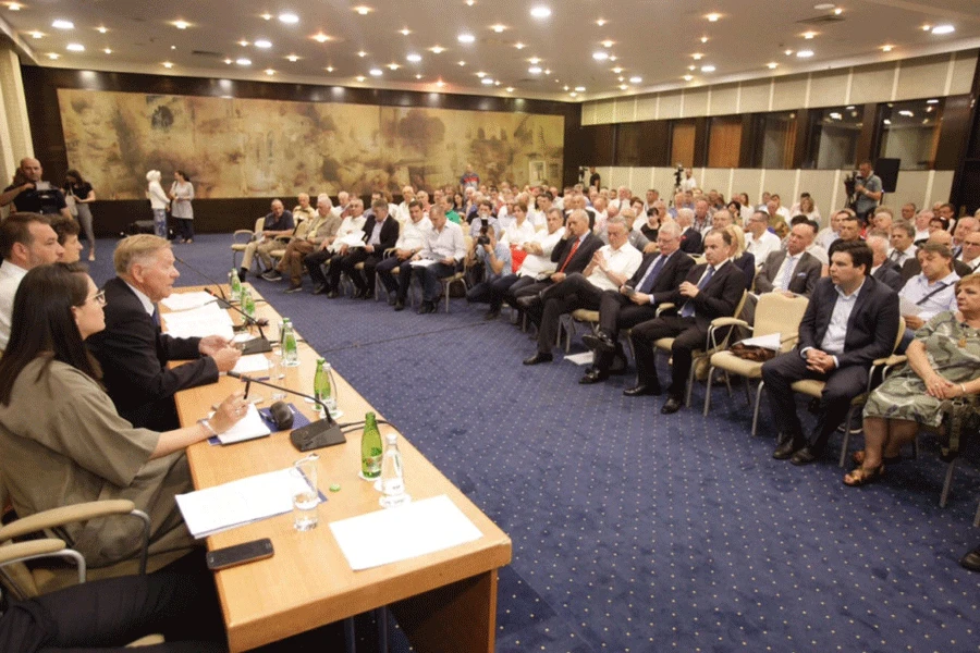 Novi pokret, stara lica: U Predsjedništvu SPD-a oba Komšića, Lagumdžija, Bajrović, Đonlagić...