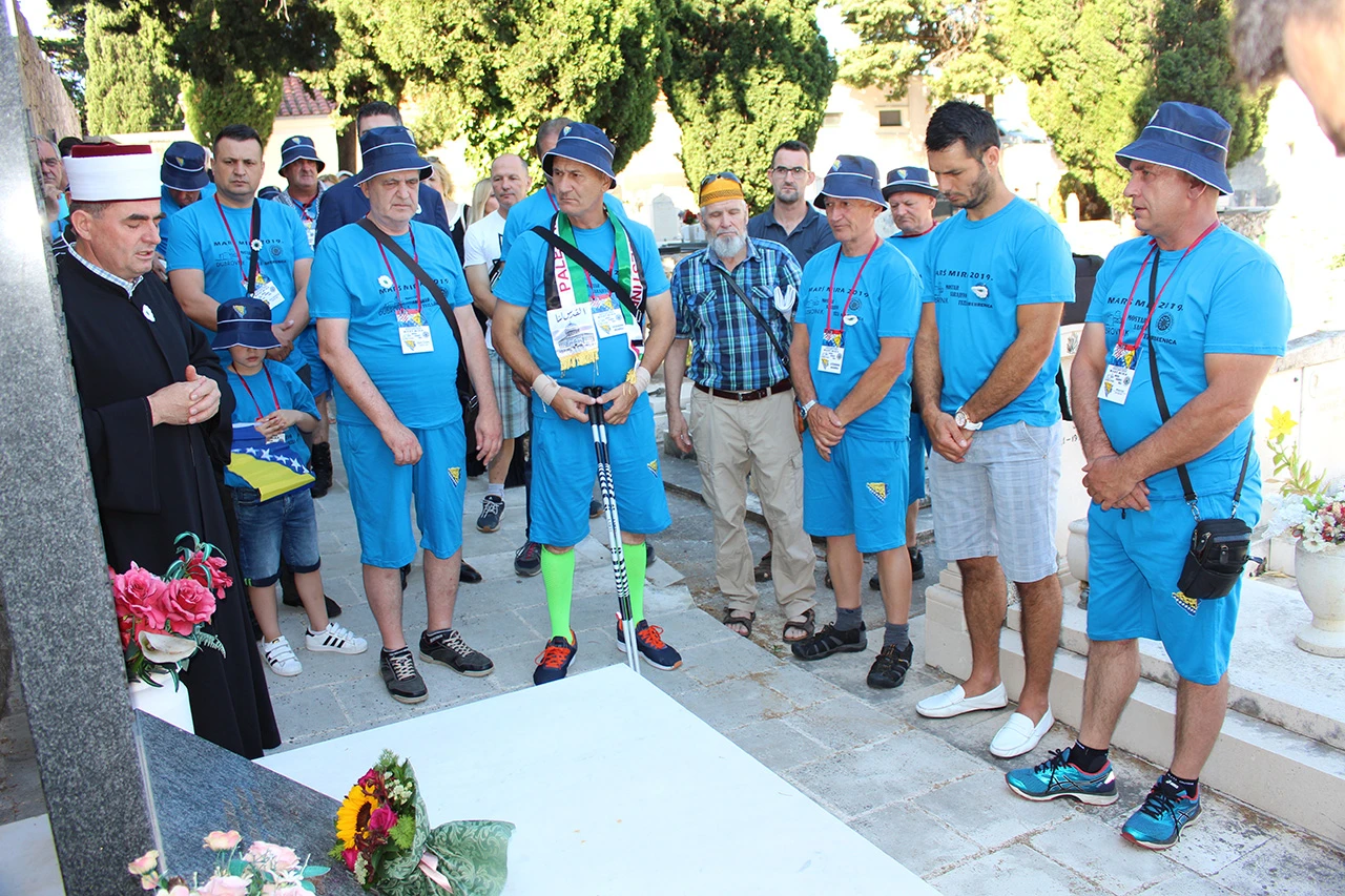 Emir Spahić prema Srebrenici ispratio sudionike Marša mira