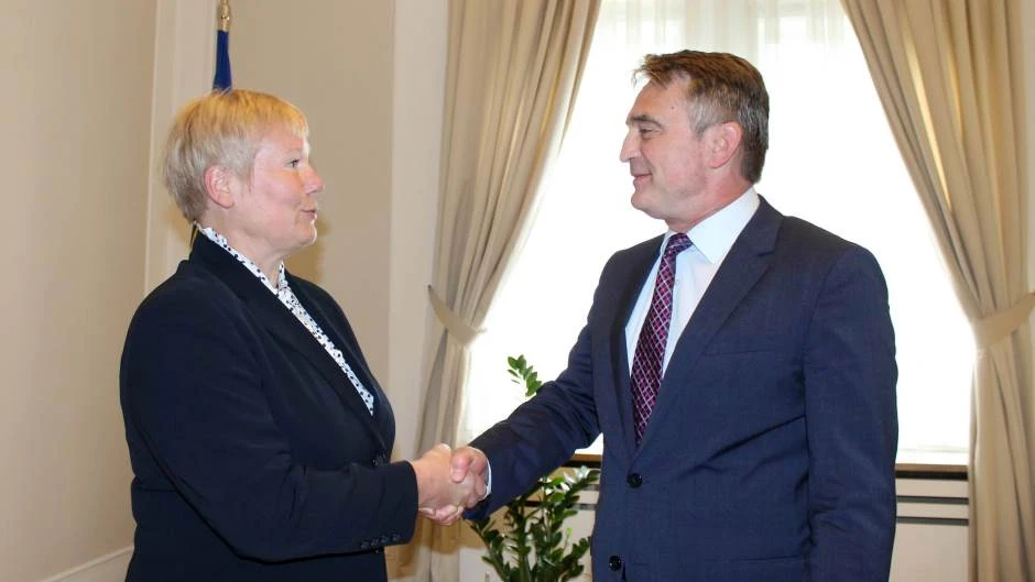 Komšić se ispričao njemačkoj veleposlanici zbog Dodika
