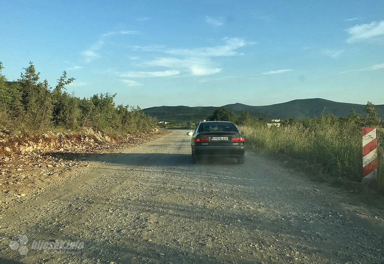 Od Tromeđe do Zvirovića mogu samo osobna vozila, ali savjetujemo vam alternativni pravac