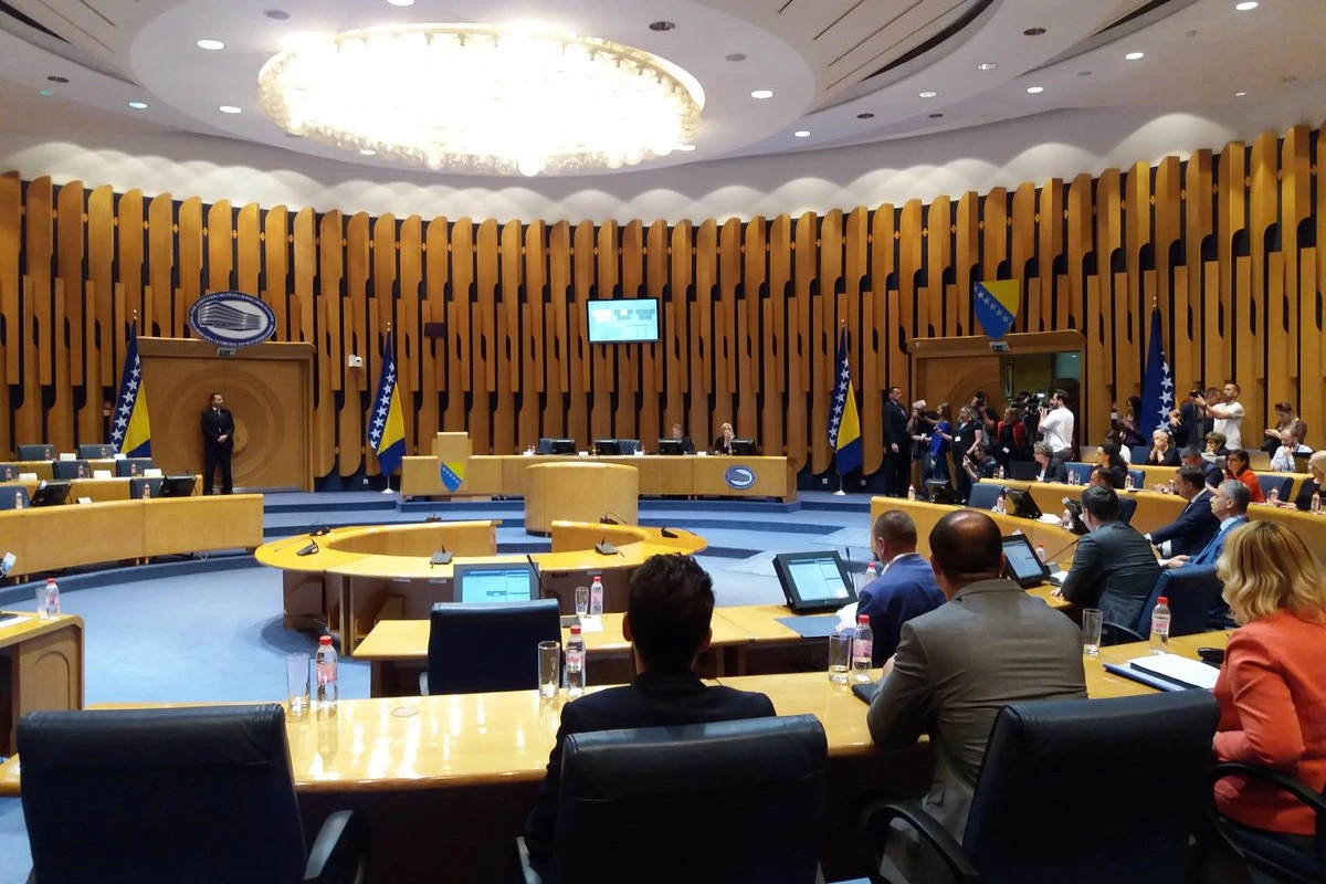 Zaključena sjednica: Ostajemo zemlja slučaj