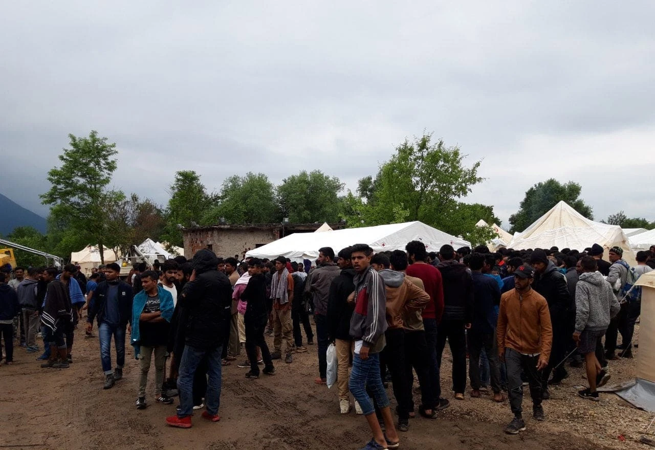 Upotrijebljena prekomjerna sila kako bi migrante prebacili na Vučjak