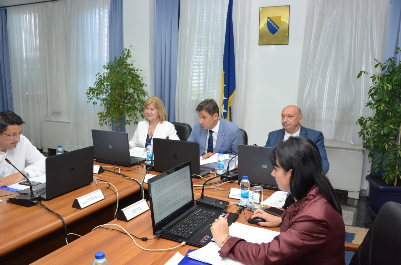 Vlada FBiH izdvojila sredstva za liječenje oboljelih od Parkinsonove bolest
