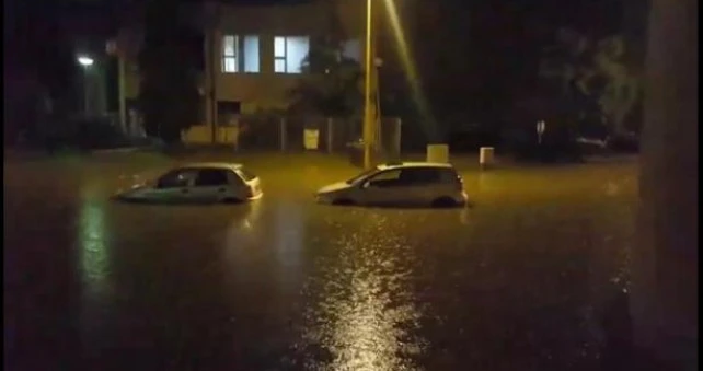 Nevrijeme potopilo ulice u Tuzli