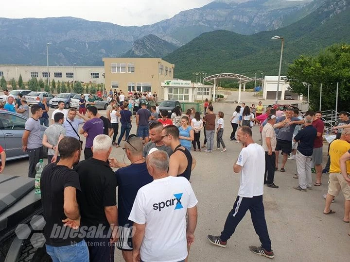 Propao dogovor: Deponija ostaje u blokadi!