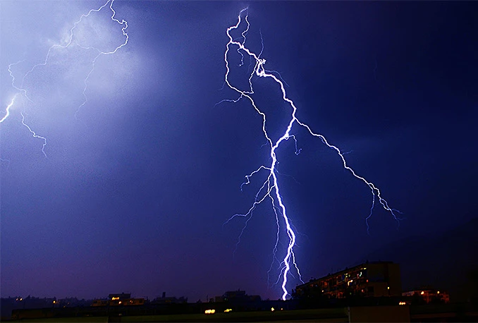 Upaljen žuti meteoalarm - očekuje se grmljavina