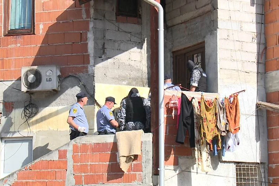 Bihać: U akciji policije pronađeno 130 migranata u jednoj privatnoj kući