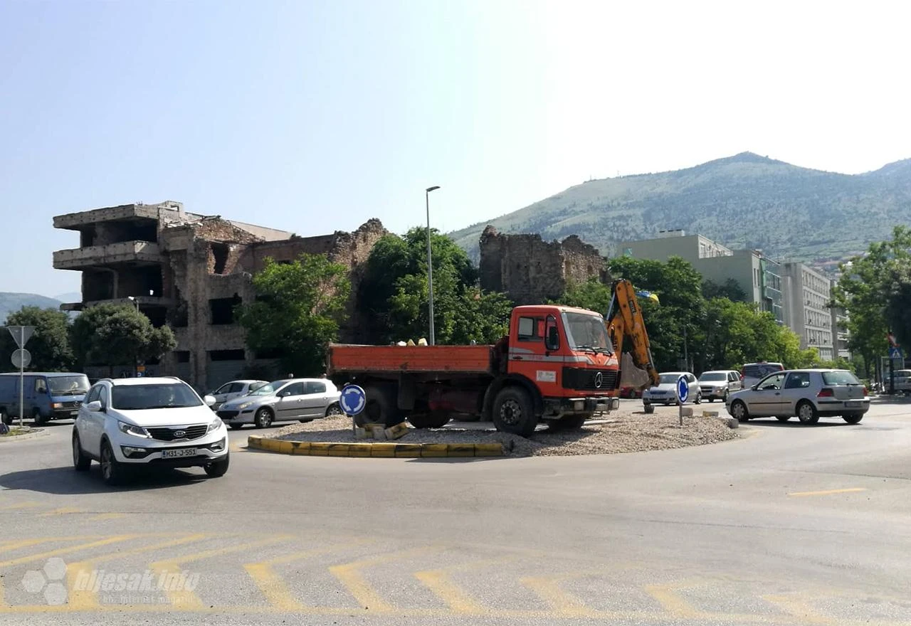 Opet se zaokružio kružni tok na Španjolskom trgu