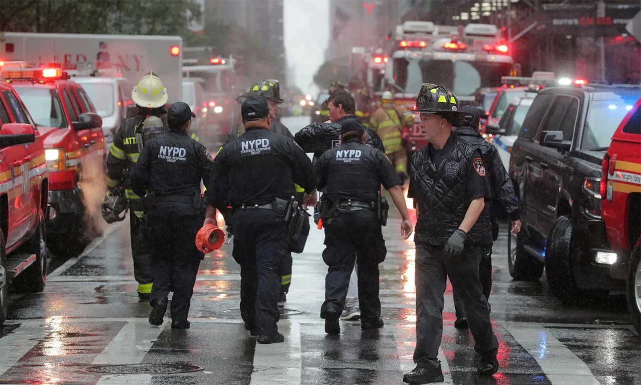 Helikopter se zabio u zgradu u New Yorku
