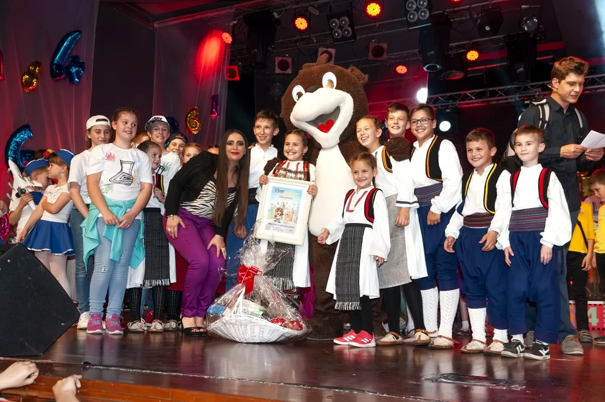  Matea Zovko iz Širokog Brijega pobjednica Festivala dječje pjesme u Sarajevu