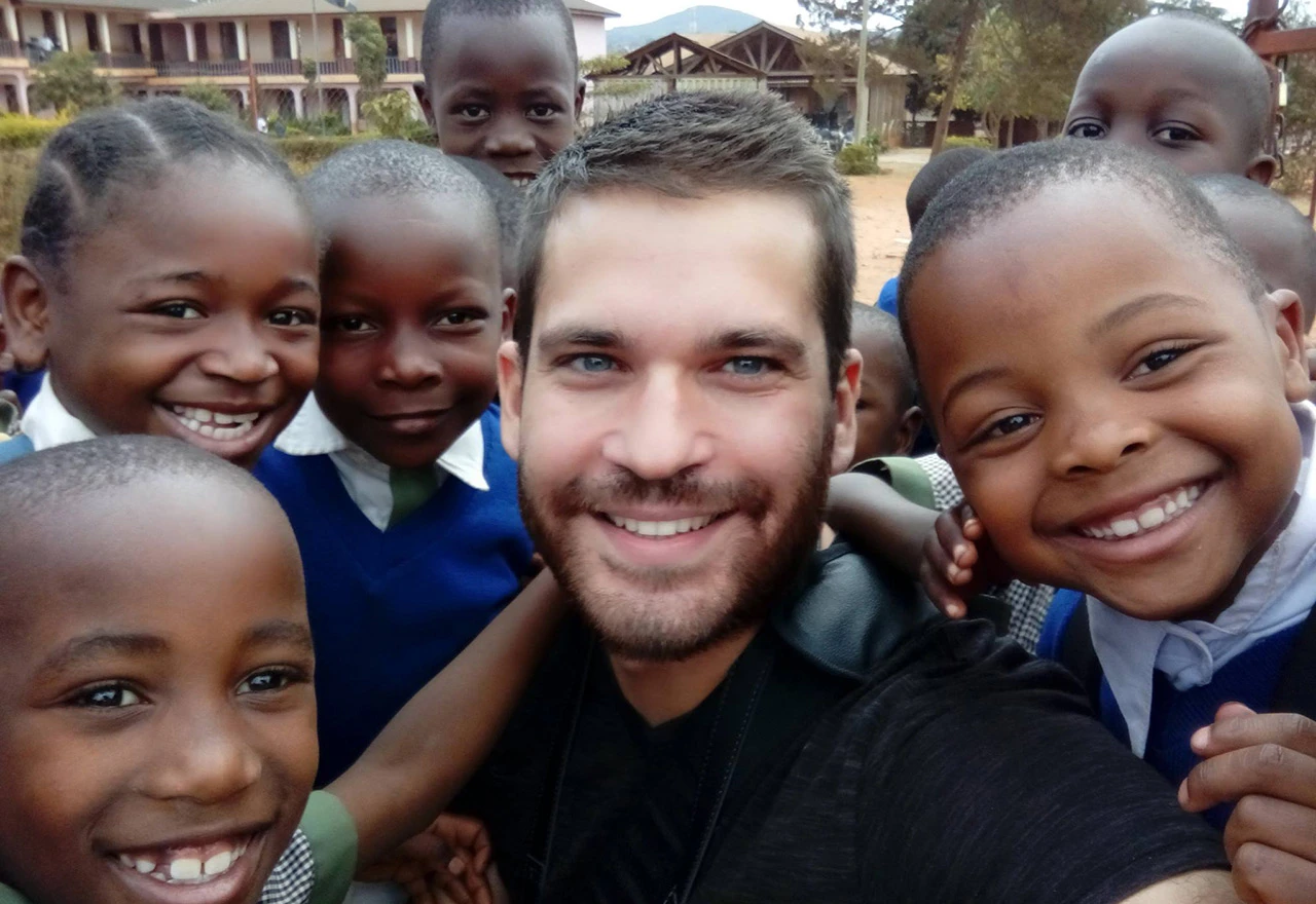Podržite akciju „Olovka iz BiH u Africi piše stih“