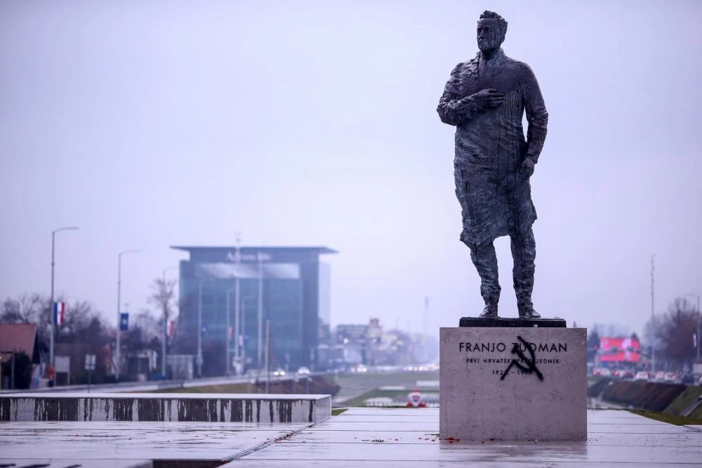 Udruge skupljaju novac za obranu autora grafita na Tuđmanovu spomeniku