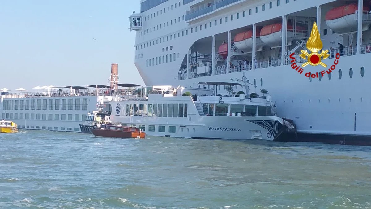 Traži se zabrana za kruzere u kanalu Giudecca u Veneciji