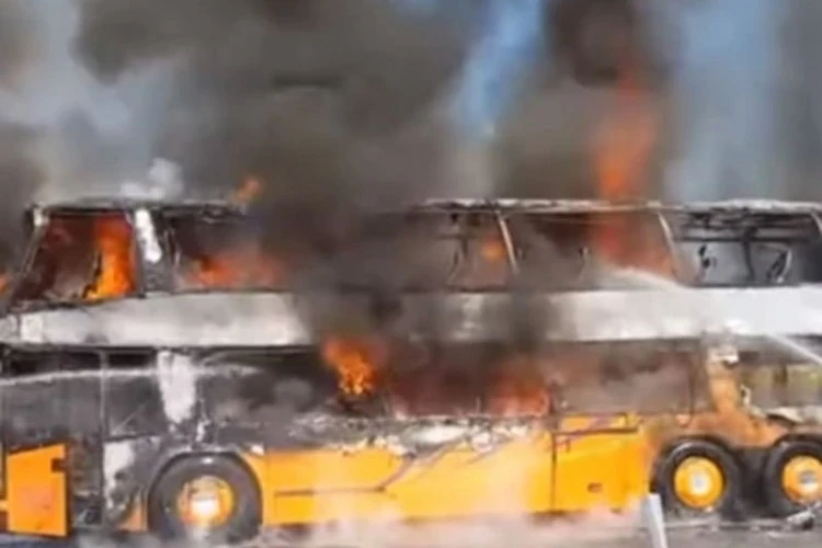 Zapalio se novosadski autobus pun putnika
