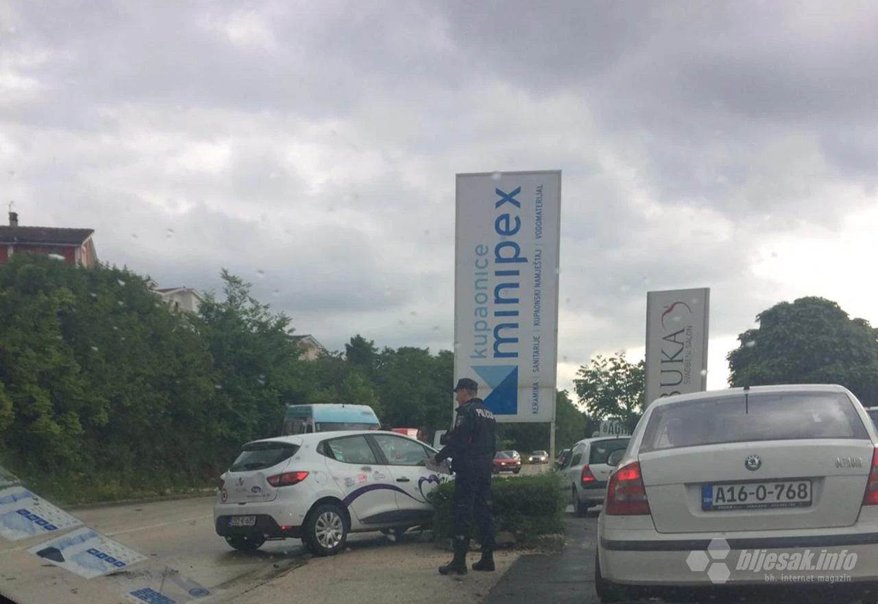 Prometna nesreća na širokobriješkoj obilaznici: Renault završio u reklami