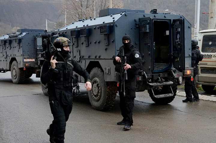 VIDEO | Razmjena vatre na Kosovu, ima ranjenih