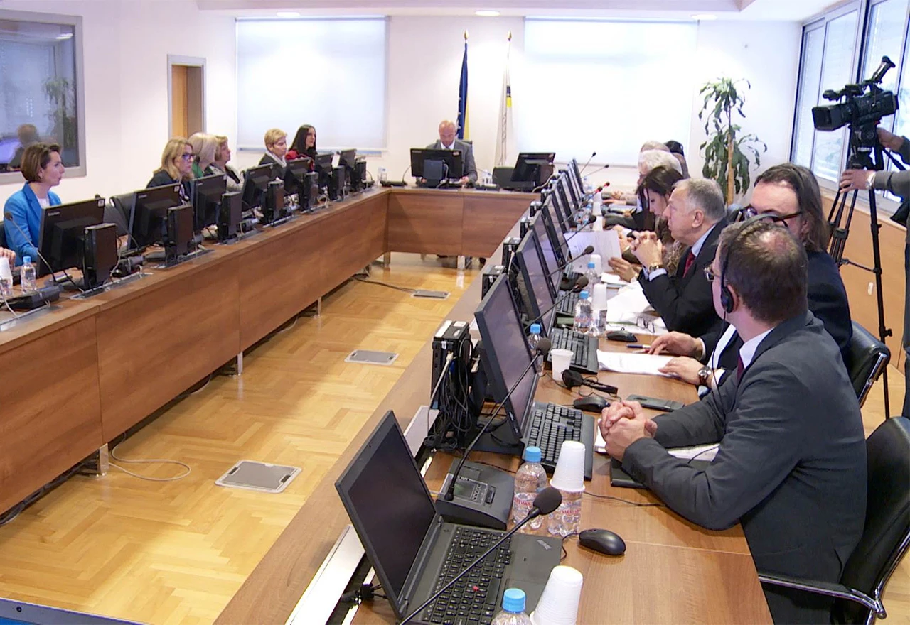 Odvjetnik iz Trebinja poslao kuvertu sa 200 KM na sjednicu VSTV-a