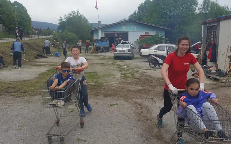 Lijepa priča iz Drvara: Udruženi i mladi i stari