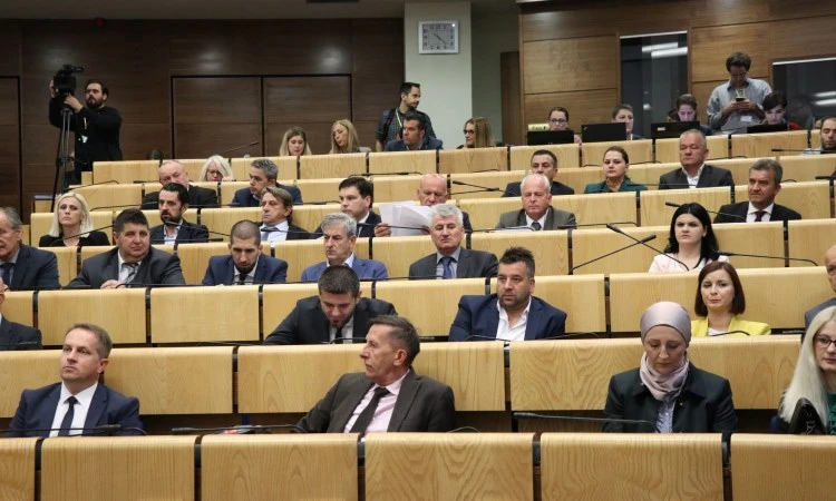 Donijeti državni zakon o zabrani negiranja genocida